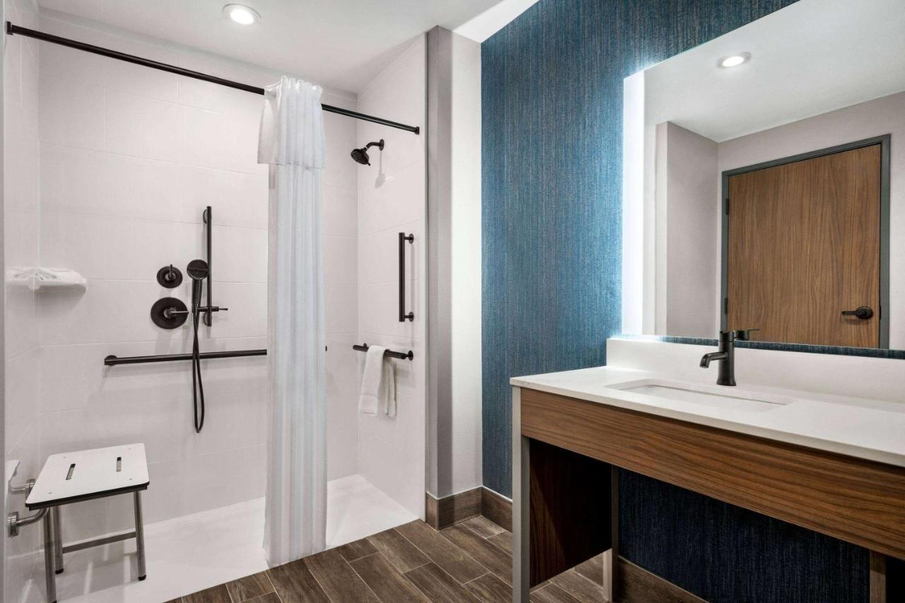 La Quinta Inn & Suites By Wyndham 델리오 외부 사진