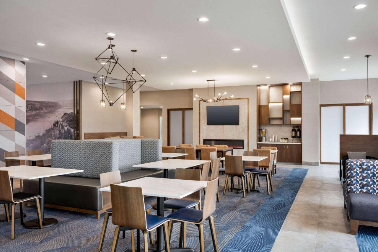 La Quinta Inn & Suites By Wyndham 델리오 외부 사진